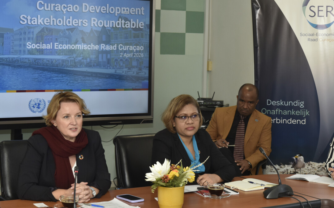 Mesa rondó di SER ku enfoke riba kapasidat pa pone maneho den práktika